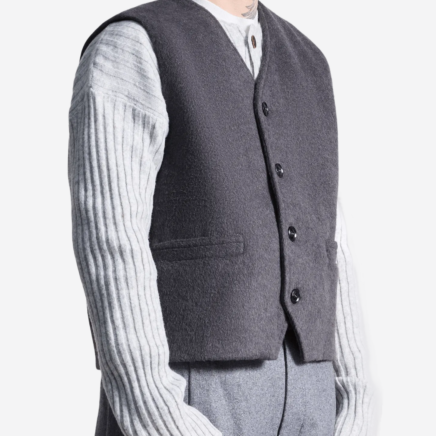 Жилет с V-образным вырезом из смесовой шерсти — серый